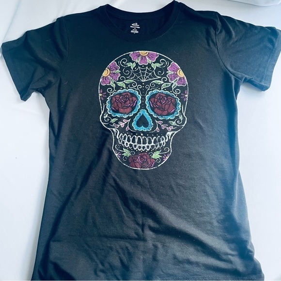 Way to Celebrate Halloween T-shirt Top Multicolor Skull Print Size Medium - Picture 6 of 7